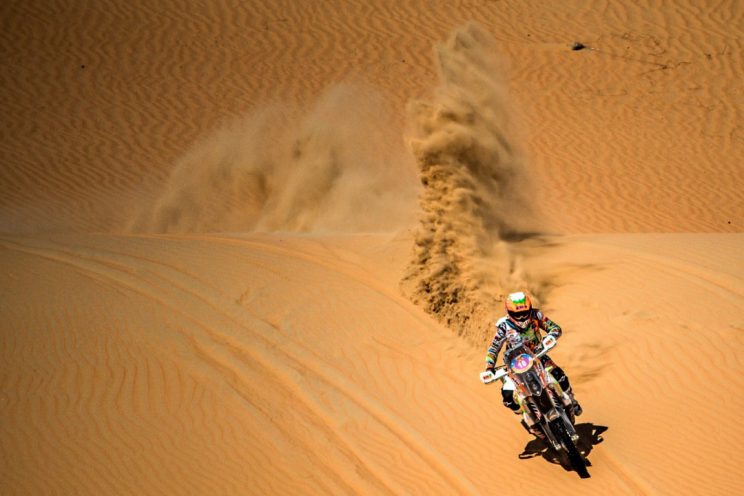 Abu Dhabi Desert Challenge 2016 vanuit Laia Sanz KTM 450 (4)