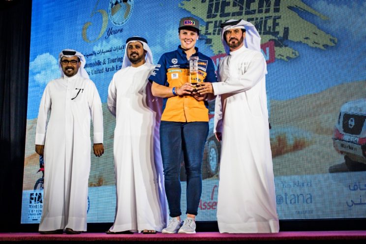 Abu Dhabi Desert Challenge 2016 vanuit Laia Sanz KTM 450 (8)