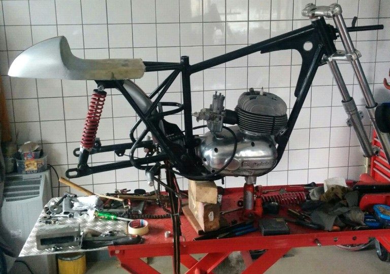 Making a Bultaco TSS 125 part 3
