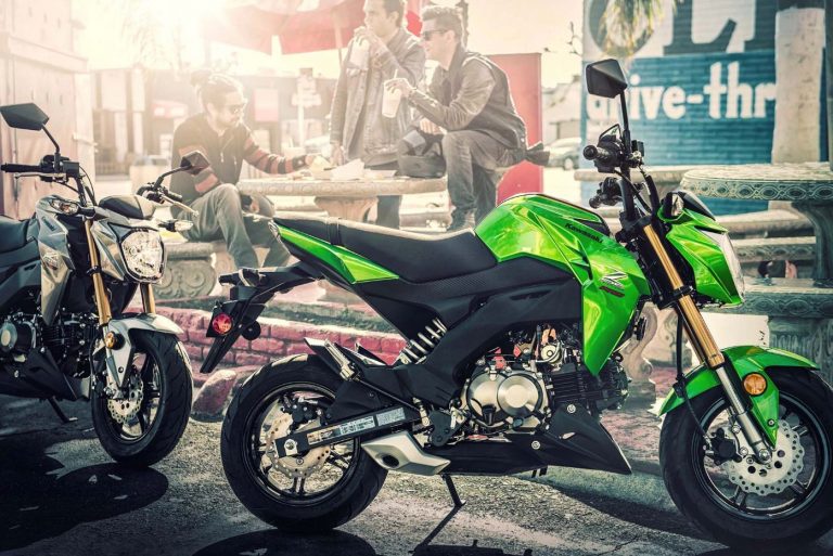 Honda Grom en Kawasaki Z125 Pro video