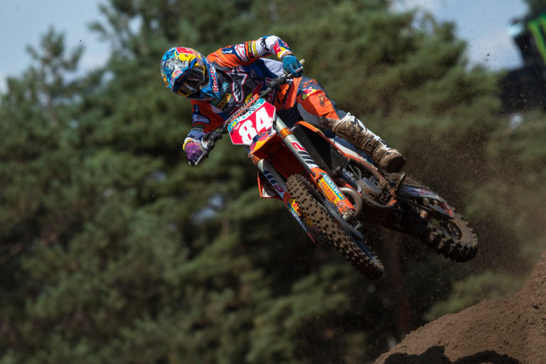 Zie hoe Herlings bijna de MXGP Lommel uit handen gaf door een ‘schuivertje’